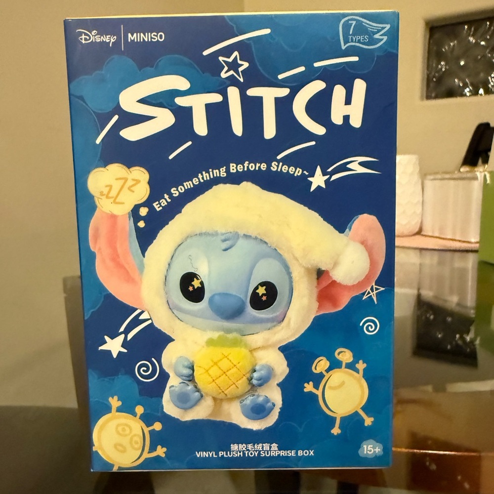 Disney Stitch eat something before sleep